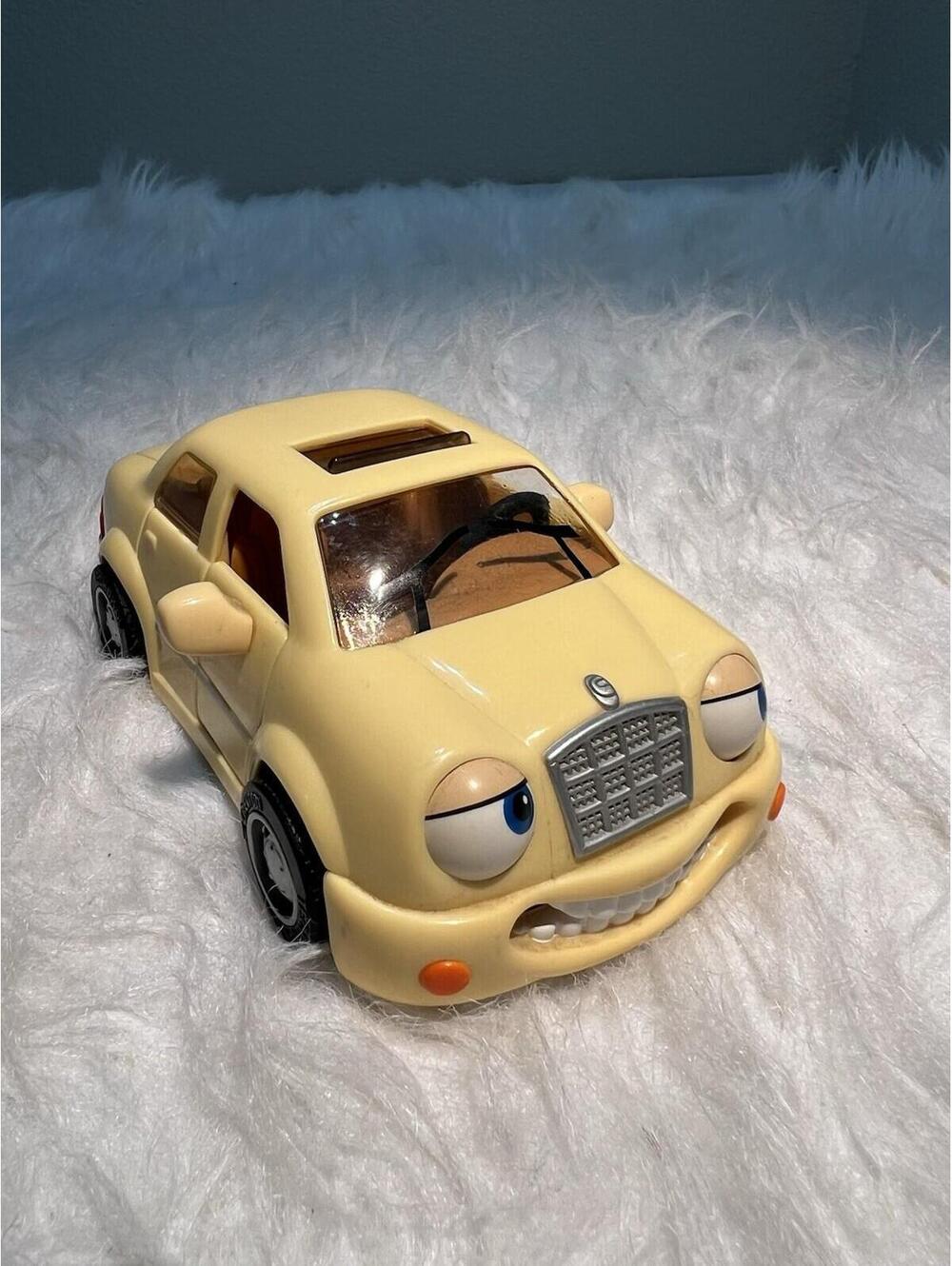 Vintage 1998 chevron techron toy car ‘Leslie LX’ No 10 Collectible